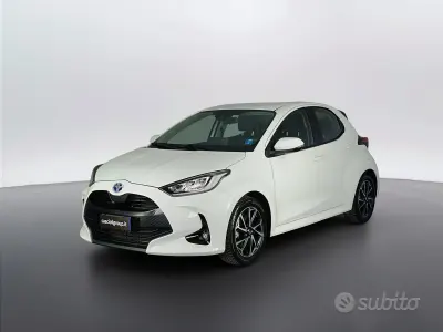 Usata Toyota Yaris Hybrid Trend 92 CV (67 kW) 2022 Bianco Berlina