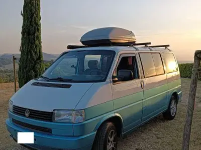 Usata VW T4 42 CV (30 kW) 1996 Blu/azzurro Furgone
