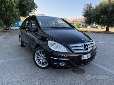 Mercedes B180