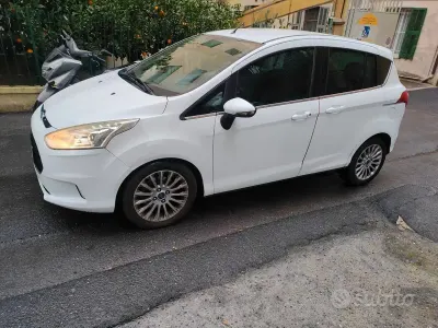 Usata Ford B-MAX 75 CV (55 kW) 2013 Bianco Monovolume