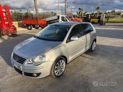 Usata VW Polo Sportline 101 CV (74 kW) 2005 Grigio Berlina
