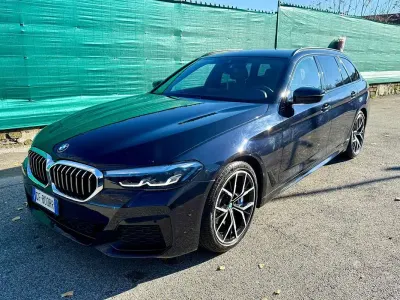 Usata BMW 530 M Sport 249 CV (183 kW) 2021 Blu/azzurro Station wagon