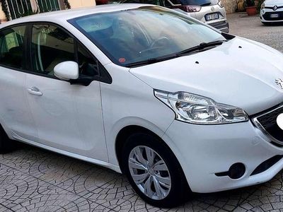 Usata Peugeot 208 Active 68 CV (50 kW) 2015 Utilitaria