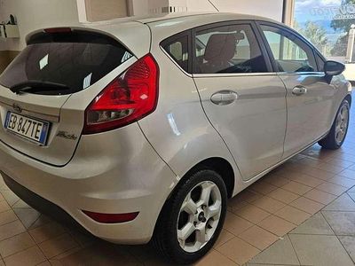 Usata Ford Fiesta 90 CV (66 kW) 2010 Utilitaria