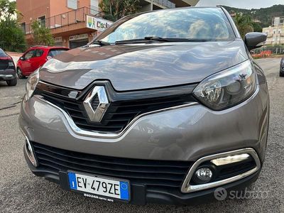 Usata Renault Captur 90 CV (66 kW) 2014 Grigio SUV