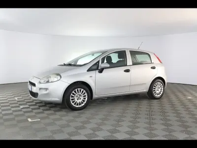 Usata Fiat Punto Street 69 CV (50 kW) 2016 Grigio argento Utilitaria