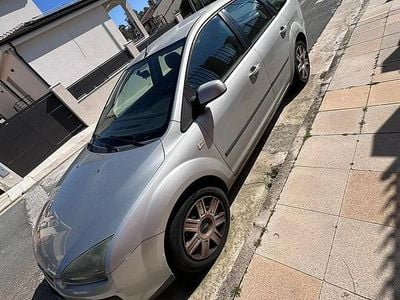 Usata Ford Focus 90 CV (66 kW) 2007 Grigio Station wagon