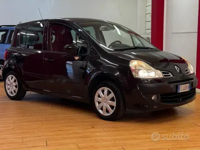 Usata Renault Modus Dynamique 75 CV (55 kW) 2010 Nero Monovolume