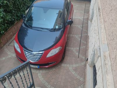 Usata Lancia Ypsilon 60 CV (44 kW) 2012 Rosso Utilitaria