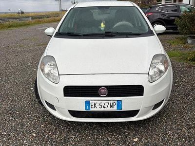 Bianco Usata 2011 Fiat Punto Utilitaria | 2500 € (Buon prezzo)