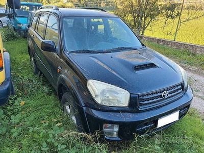 Usata Toyota RAV4 115 CV (84 kW) 2003 Nero Station wagon