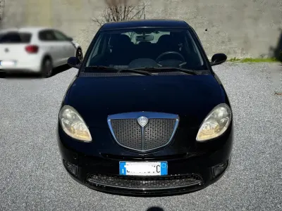 Begagnad Lancia Ypsilon 75 HK (55 kW) 2008 Svart Halvkombi