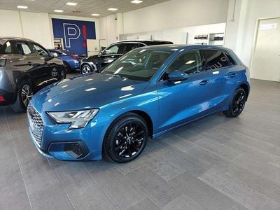 Usata Audi A3 Sportback 150 CV (110 kW) 2022 Blu/azzurro Utilitaria