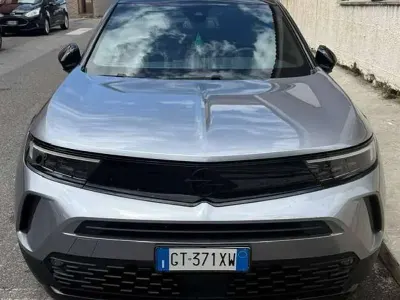 Usata Opel Mokka Edition 131 CV (96 kW) 2024 Grigio SUV