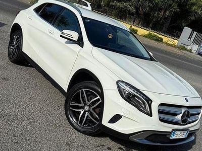 Usata Mercedes GLA180 109 CV (80 kW) 2017 Bianco SUV
