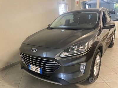 Usata Ford Kuga Titanium 120 CV (88 kW) 2022 Grigio SUV