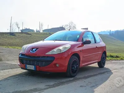 Usata Peugeot 206+ 60 CV (44 kW) 2010 Rosso Utilitaria