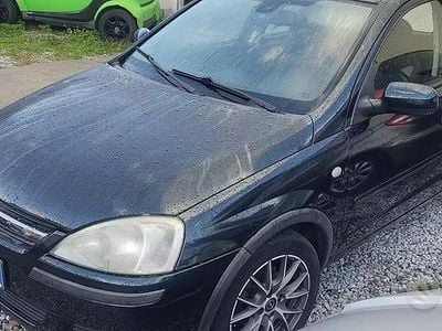 Usata Opel Corsa 75 CV (55 kW) 2004 Verde Utilitaria