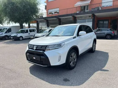 Usata Suzuki Vitara Cool 110 CV (80 kW) 2025 Bianco SUV