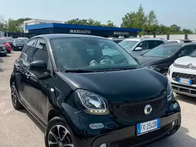 Usata Smart ForFour Passion 71 CV (52 kW) 2017 Nero Utilitaria