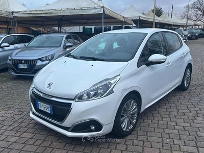 Usata Peugeot 208 Allure 75 CV (55 kW) 2016 Bianco Utilitaria
