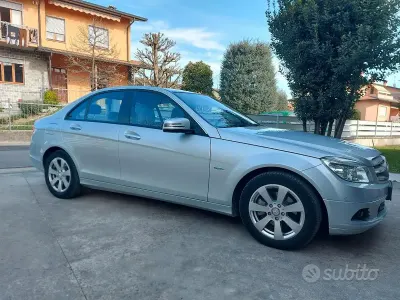 Usata Mercedes C200 136 CV (100 kW) 2010 Grigio Berlina
