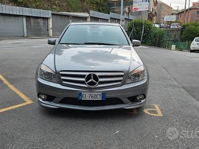 Usata Mercedes C220 Avantgarde 170 CV (125 kW) 2009 Grigio Berlina