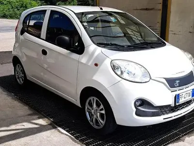 Usata DR Zero 69 CV (50 kW) 2016 Bianco Utilitaria