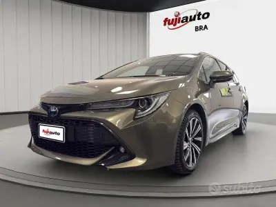 Usado Toyota Corolla Style 122 CV (89 kW) 2022 Marrón Familiar