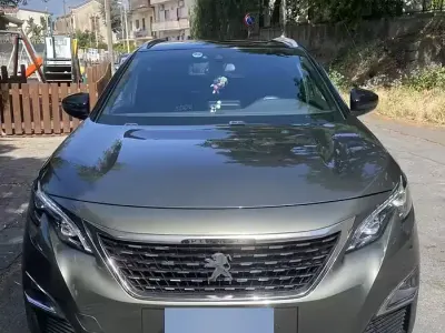 Usata Peugeot 3008 GT-line 131 CV (96 kW) 2019 Grigio SUV