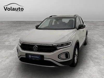 Usata VW T-Roc Life 110 CV (80 kW) 2023 Beige SUV