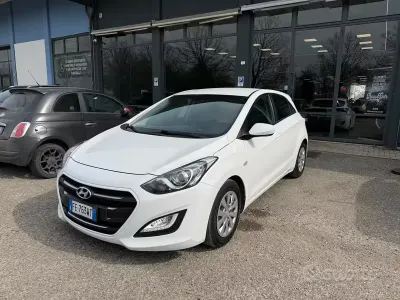 Usata Hyundai i30 100 CV (73 kW) 2016 Bianco Berlina