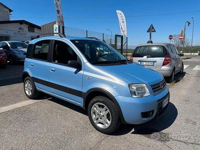 Usata Fiat Panda Climbing 60 CV (44 kW) 2009 Blu Utilitaria