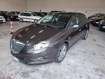 Usata Lancia Delta Gold 120 CV (88 kW) 2014 Grigio Utilitaria