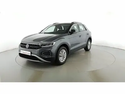 Usata VW T-Roc Life 110 CV (80 kW) 2023 Grigio indinium SUV