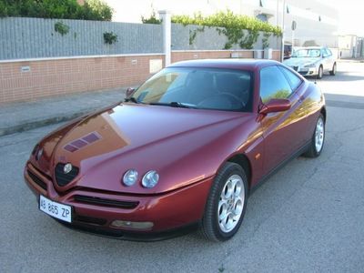 Usata Alfa Romeo GTV 150 CV (110 kW) 1995 Rosso Coupé
