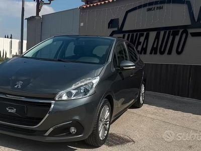 Usata Peugeot 208 75 CV (55 kW) 2016 Utilitaria