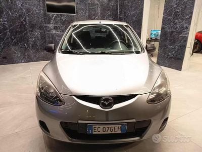 Usata Mazda 2 75 CV (55 kW) 2009 Grigio scuro Utilitaria