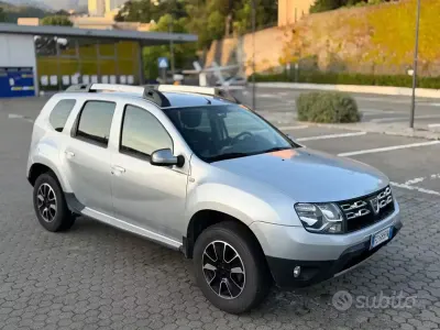 Usado Dacia Duster 109 CV (80 kW) 2016 Gris SUV
