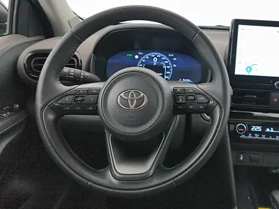 Usata Toyota Yaris Cross Lounge 92 CV (67 kW) 2024 Grigio scuro SUV