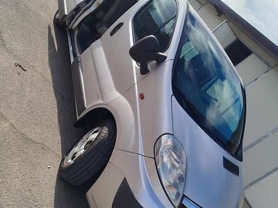 Usata Opel Vivaro 115 CV (84 kW) 2011 Grigio Monovolume