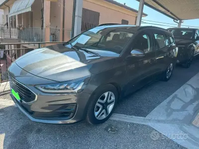 Usata Ford Focus Business Edition 120 CV (88 kW) 2022 Grigio Station wagon