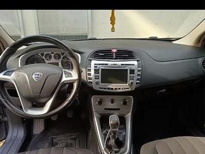 Usata Lancia Delta 120 CV (88 kW) 2012 Grigio Utilitaria