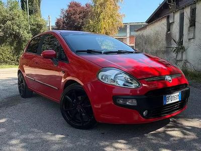 Usata Fiat Grande Punto Dynamic 75 CV (55 kW) 2010 Rosso Utilitaria
