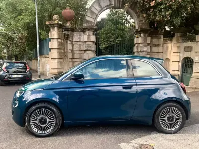 Usata Fiat 500e Icon 42 kW (58 CV) 2021 Blu Berlina