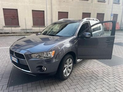Usata Mitsubishi Outlander Instyle 156 CV (114 kW) 2011 Grigio SUV