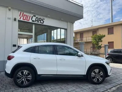 Usata Mercedes GLA200 Advanced Plus 150 CV (110 kW) 2024 Bianco SUV