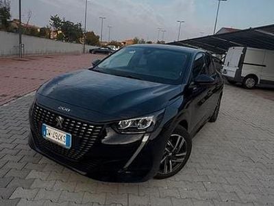 Usata Peugeot 208 Allure 101 CV (74 kW) 2022 Nero Utilitaria