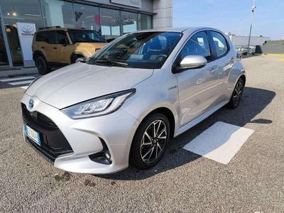 Usata Toyota Yaris Hybrid Trend 92 CV (67 kW) 2021 Grigio Berlina