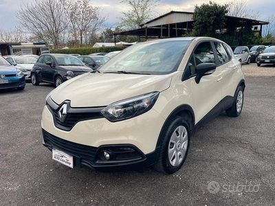 Usata Renault Captur 90 CV (66 kW) 2015 Bianco SUV
